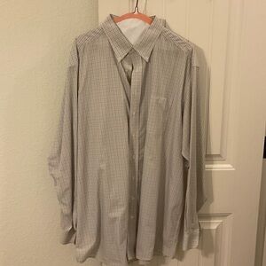 Men's Stylish Gray Plaid Button-Down Shirt